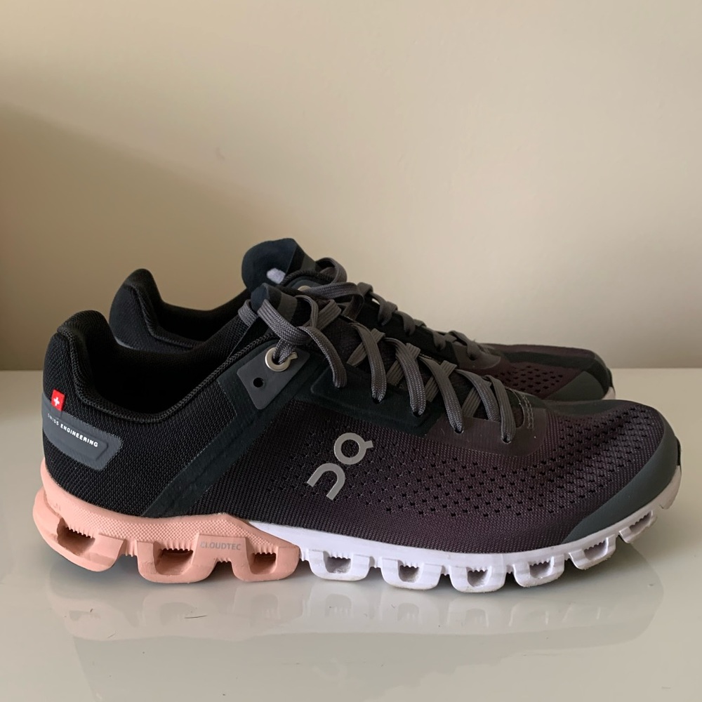 Women’s On Cloud Cloudflow, size 8
